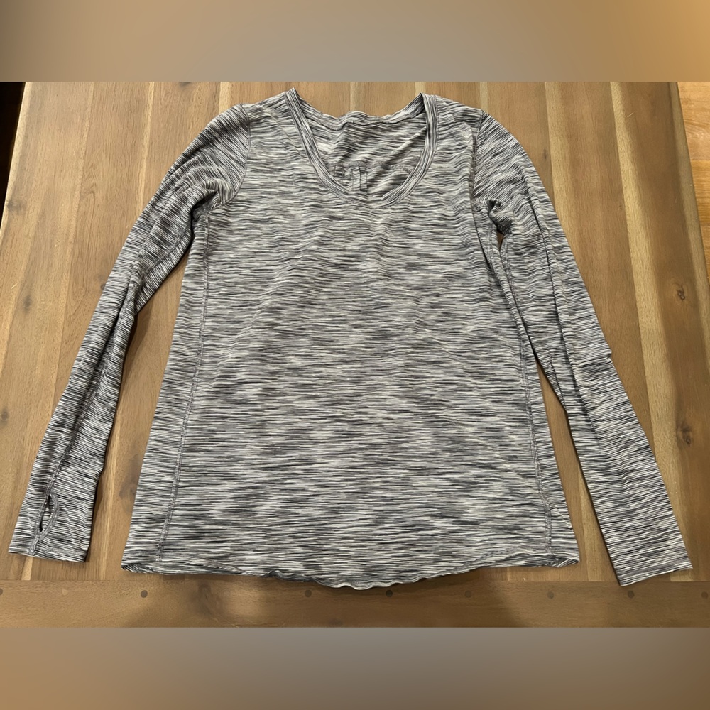 Lululemon long sleeve tee- pleated back- unsure if size 8 or 10